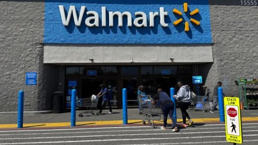 Donald Trump le dice a Walmart que debería "comerse" el costo de los aranceles