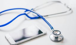 Dr. ChatGPT: ¿Cuáles son los riesgos el autodignóstico?